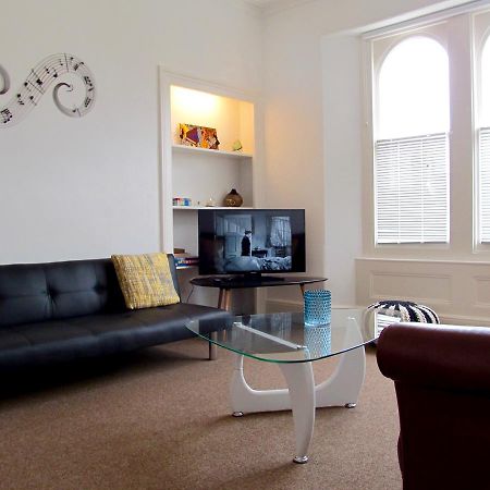 The Beatnik, Victorian Townhouse Apartment With Parking Plymouth Exterior foto