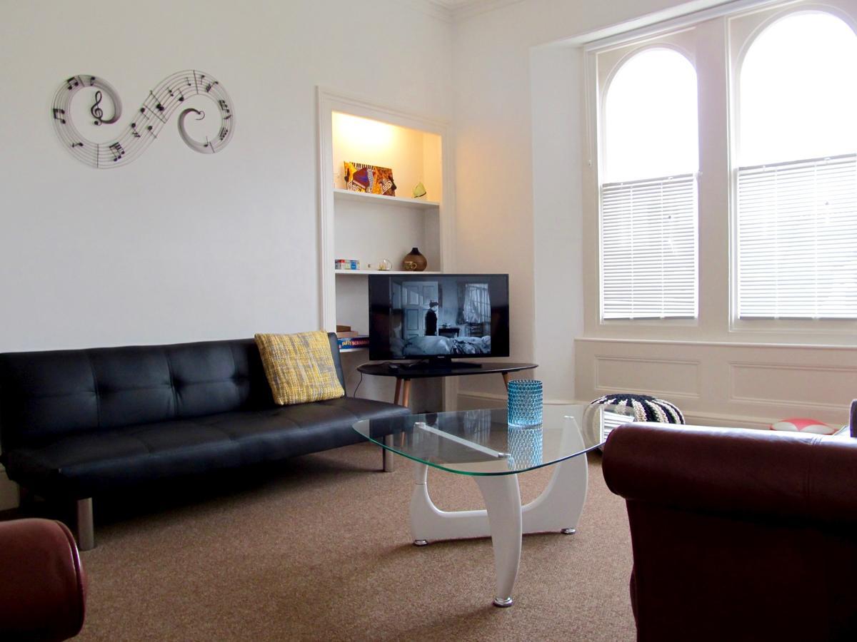 The Beatnik, Victorian Townhouse Apartment With Parking Plymouth Exterior foto